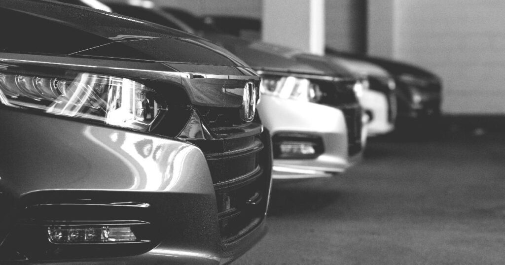Сравнение стоимости владения Toyota Corolla за три года: бензиновая и гибридная версии, влияние расхода топлива и амортизации