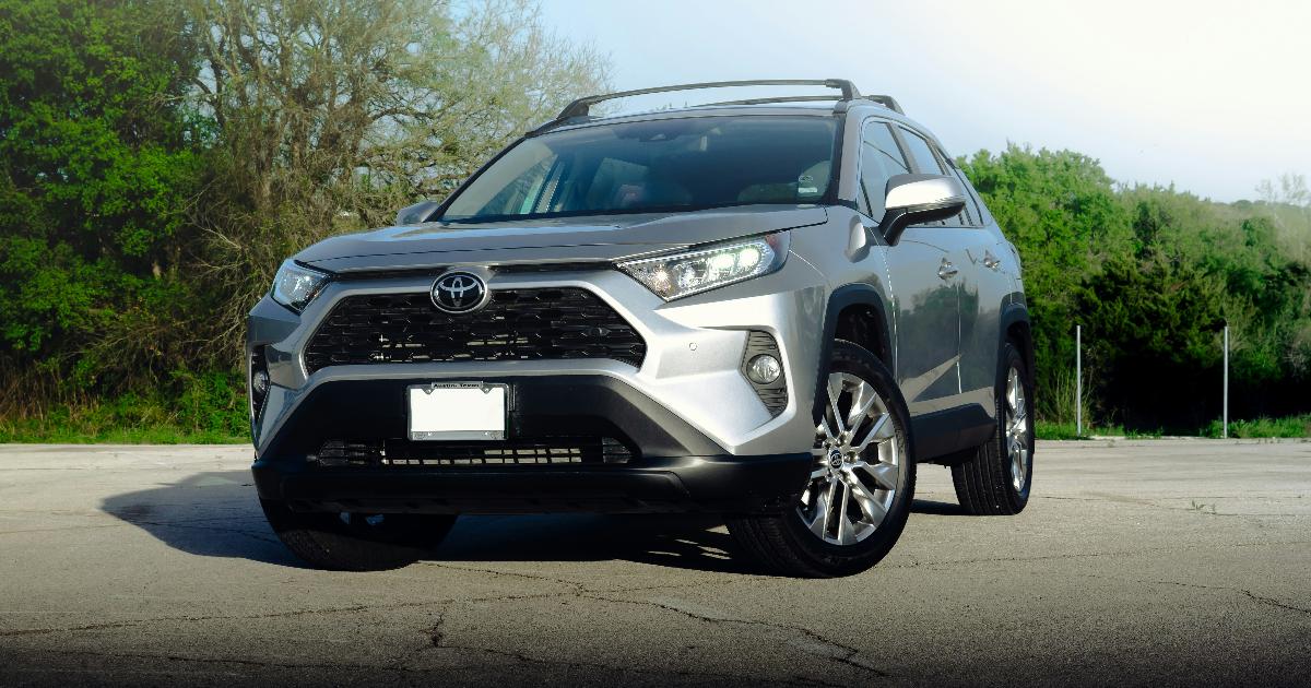 Toyota RAV4 V6 на дороге: пример того, как мощный мотор влияет на стоимость владения